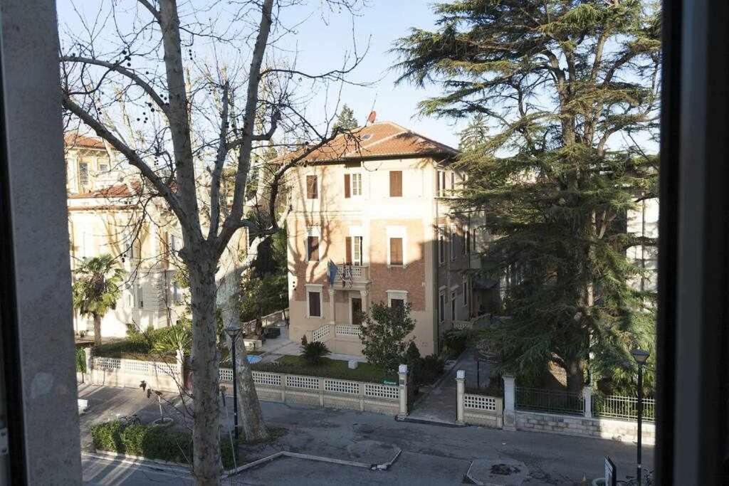 Ospitaci Appartamenti Viale Mezzetti Foligno Exteriör bild